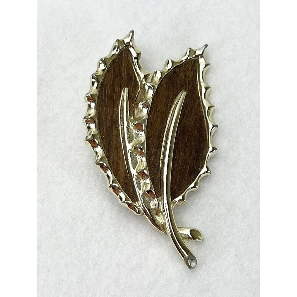 Vintage Signed Sarah Coventry  Gold Tone Double Leaf Brooch